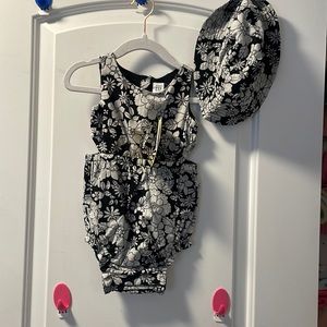 Baby gap onesie set summer NWT with uv protection and hat